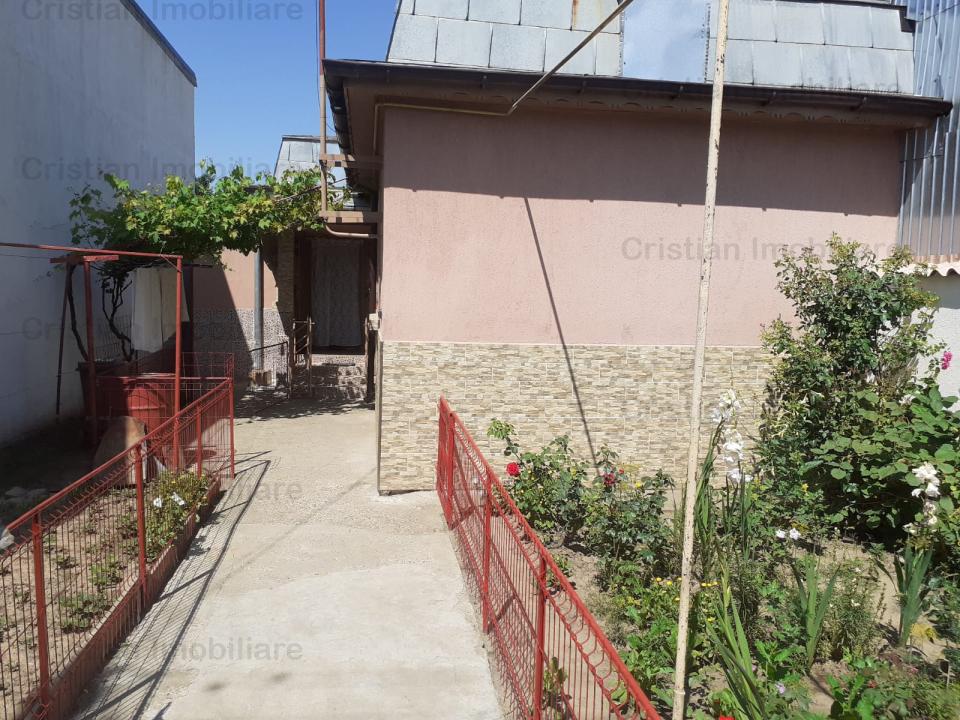 Casa BUNA din boltari teren 256 mp constructie 80 mp Chercea 