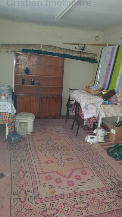 Casa 46 mp + anexa, teren 197 mp, toate utilitatile, zona Centrala