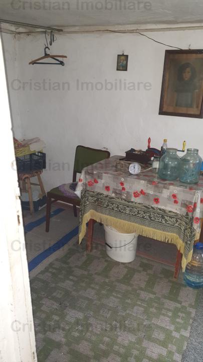 Casa 46 mp + anexa, teren 197 mp, toate utilitatile, zona Centrala