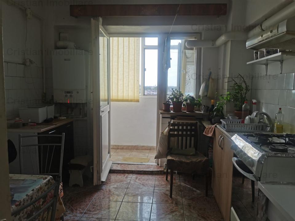 DECOMANDAT, 3 camere, SPATIOS, balcon 21 m, zona Victoriei