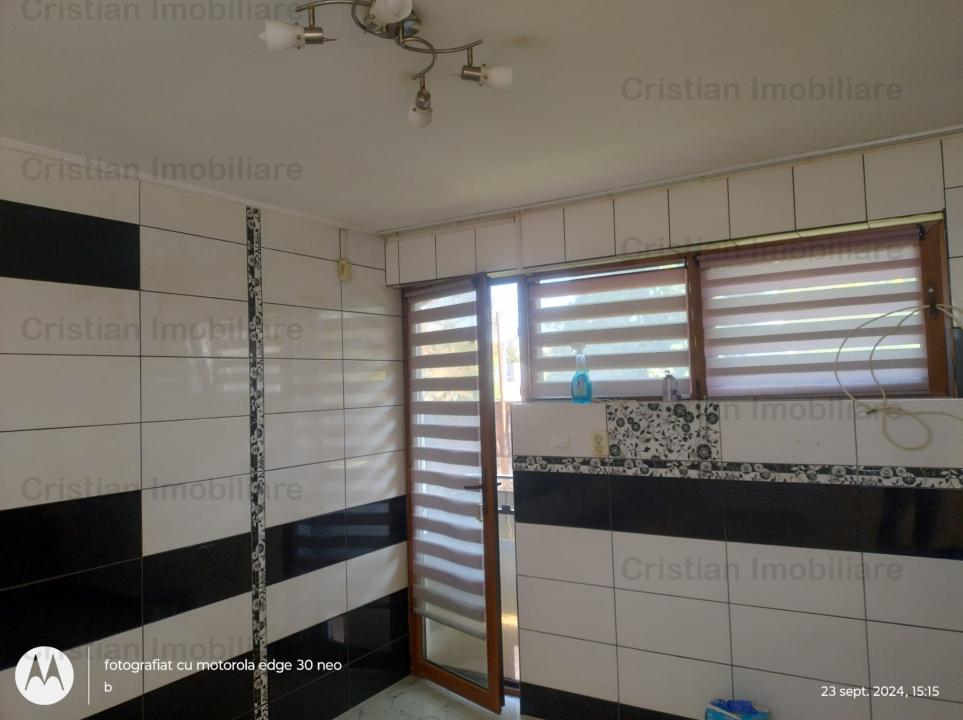 Apartament 3 camere, NEMOBILAT, etajul 1, zona Ultracentrala