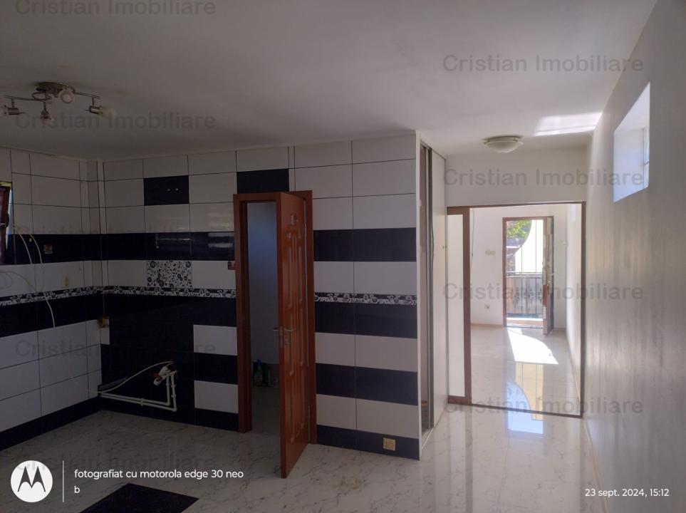 Apartament 3 camere, NEMOBILAT, etajul 1, zona Ultracentrala