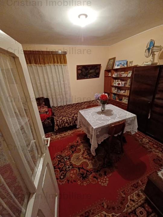 Casa din caramida, teren 180 mp, deschidere dubla, zona Piata Saraca