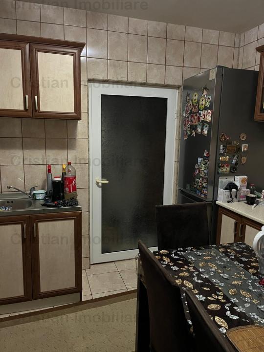 Casa 3 cam caramida 86 mp toate utilitatile zona Piata Saraca