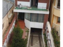 Vila D+P+1+M, teren 300 mp, 4 camere, garaj zona Centrala