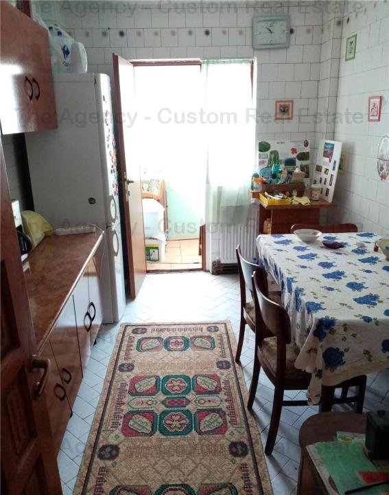 Apartament cu 3 camere de vânzare în Stațiunea Azuga