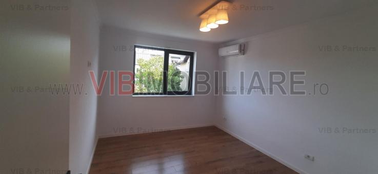 Vanzare apartament de 3 camere cu finisaje de lux