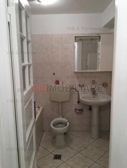 Apartament 2 camere Romana vis a vis Restaurant ”La Mama”