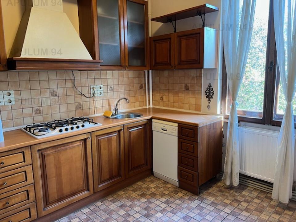 Apartament 4 camere in vila Piata Alba Iulia- adiacent. 