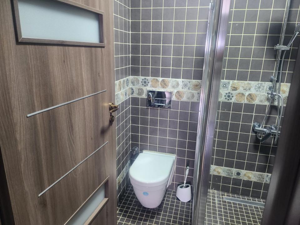 Apartament cu 3 camere de vanzare in Sinaia - Zona Furnica