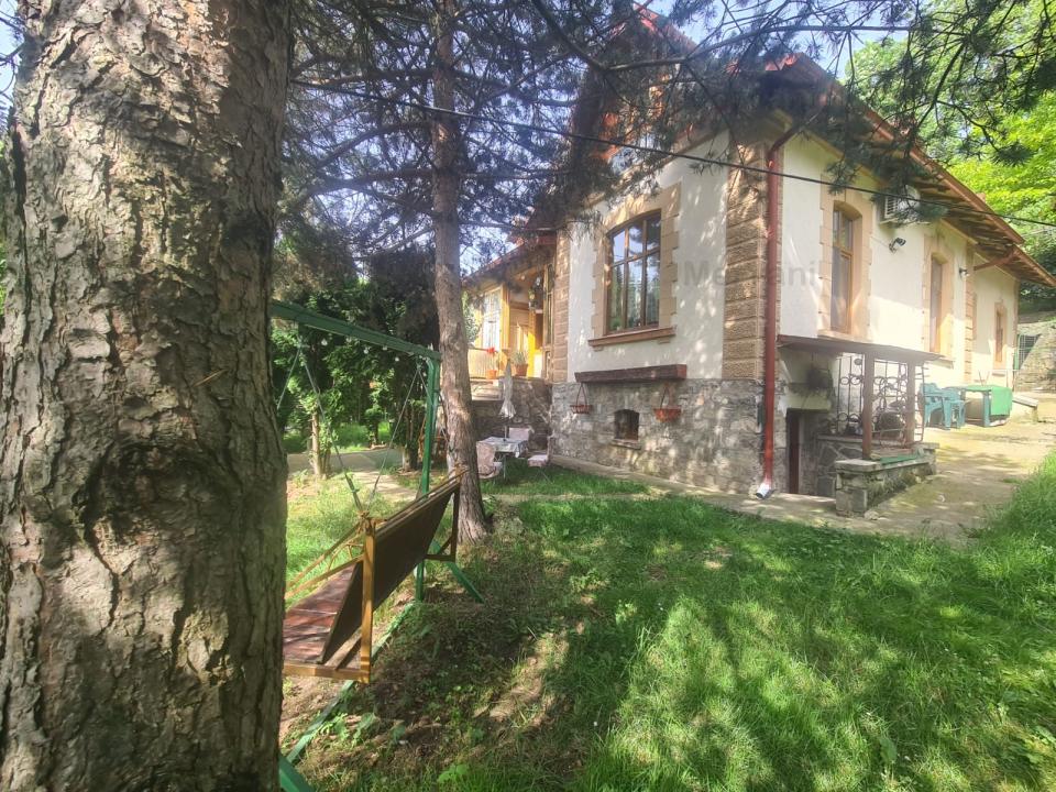 De vânzare apartament în Vila în Sinaia - Zona Centrală