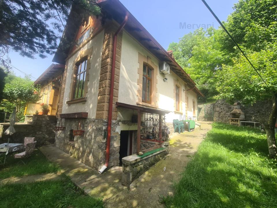 De vânzare apartament în Vila în Sinaia - Zona Centrală