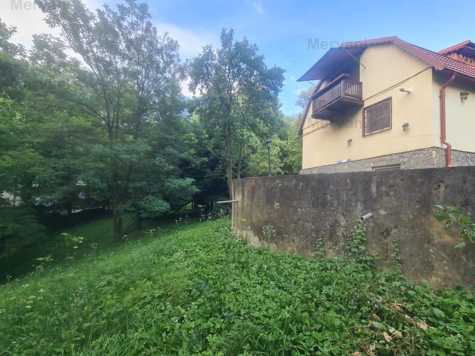 Casă de vacanță de vânzare în Cornu - Zona Cornu de Sus