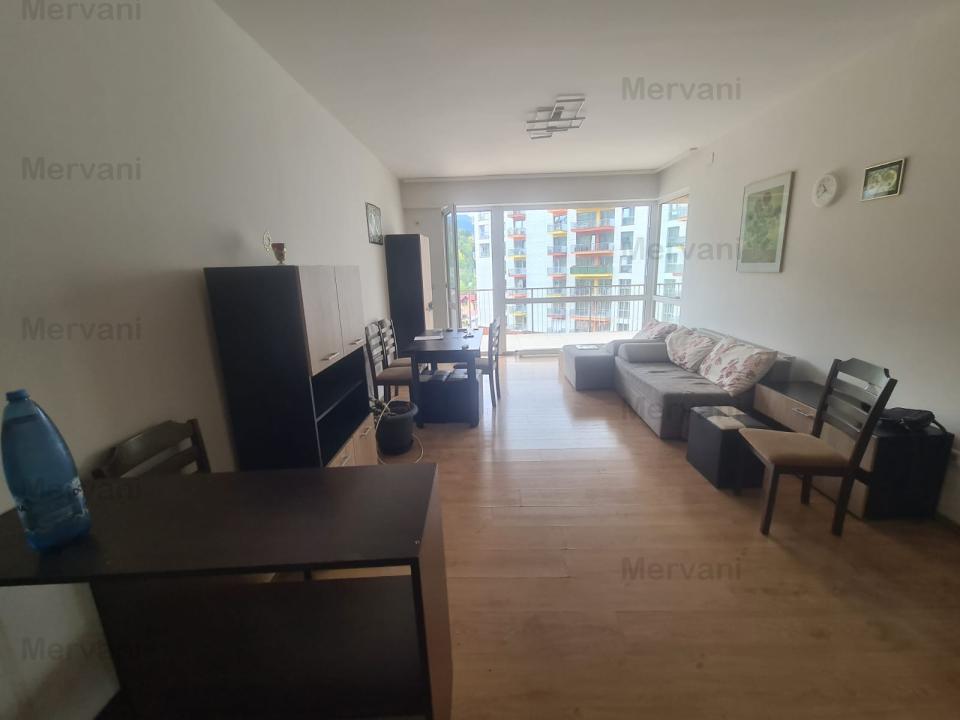 Apartament cu 3 camere de vânzare în Sinaia