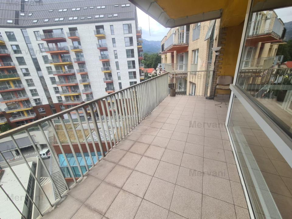 Apartament cu 3 camere de vânzare în Sinaia