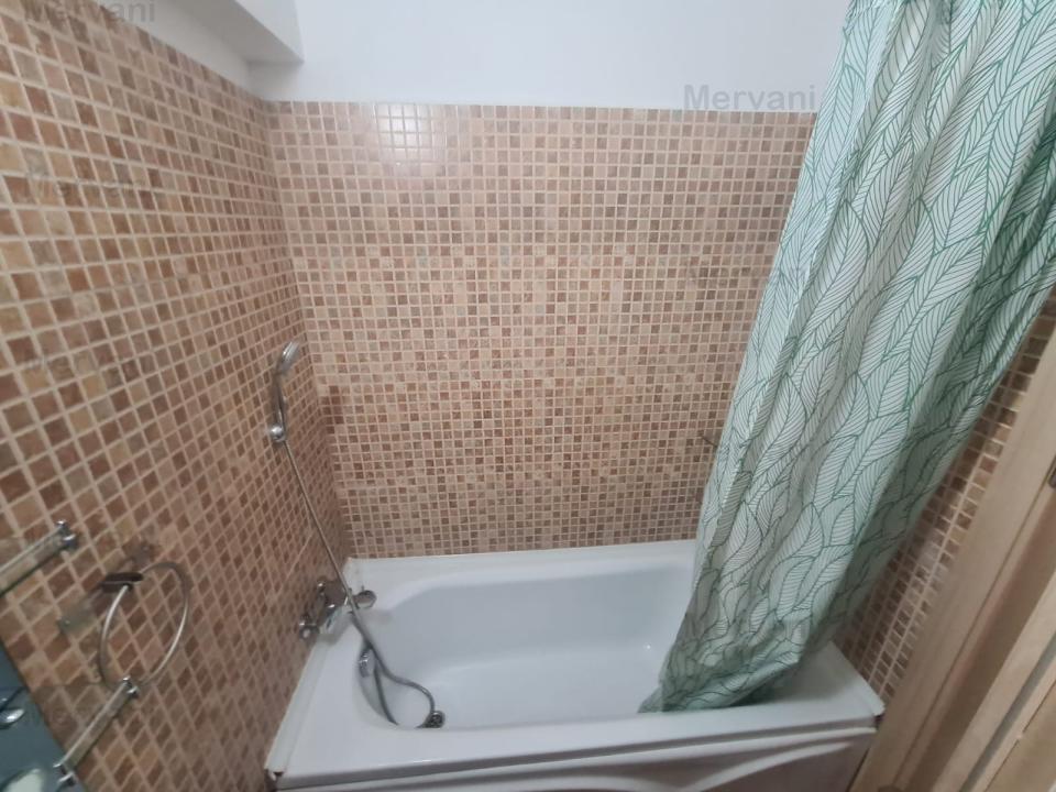 Apartament cu 3 camere de vânzare în Sinaia