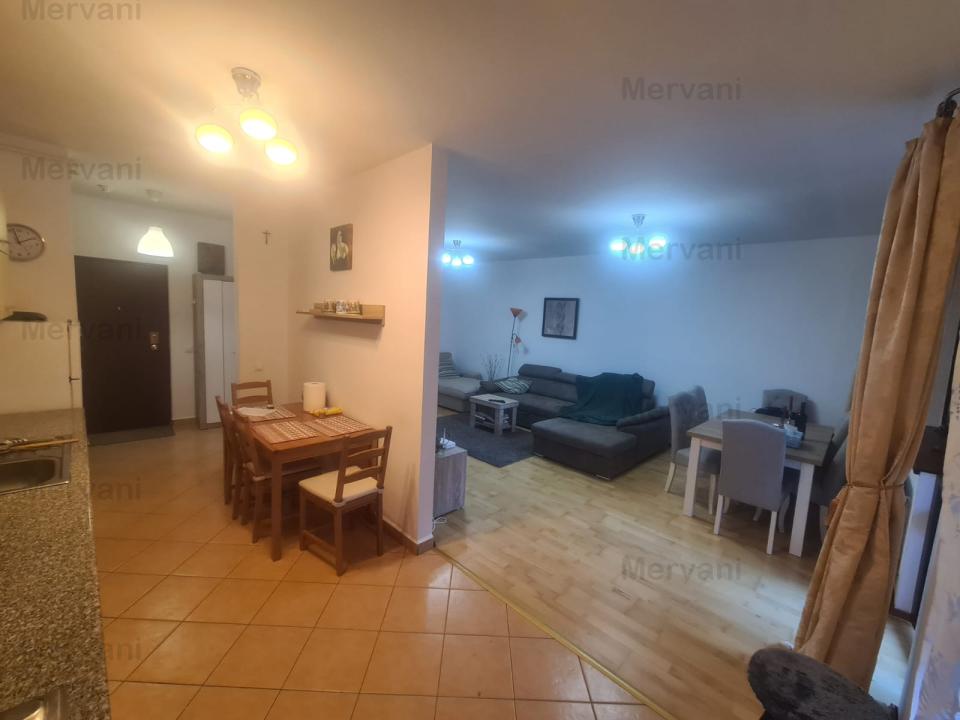 Apartament cu 2 camere de vânzare în Sinaia