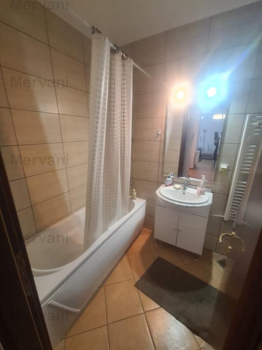 Apartament cu 2 camere de vânzare în Sinaia