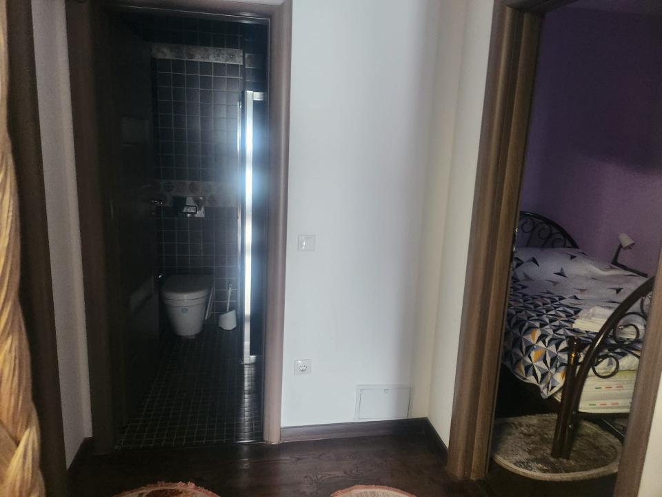 Apartament cu 3 camere de vânzare în Sinaia - Zona Platou Izvor