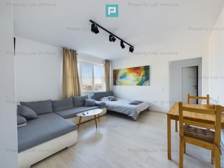 Apartament renovat la 1 minute de Metrou Piata Romana