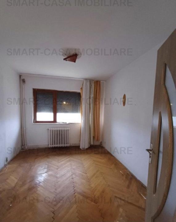 Apartament 3 camere Podu Ros-Piata Nicolina