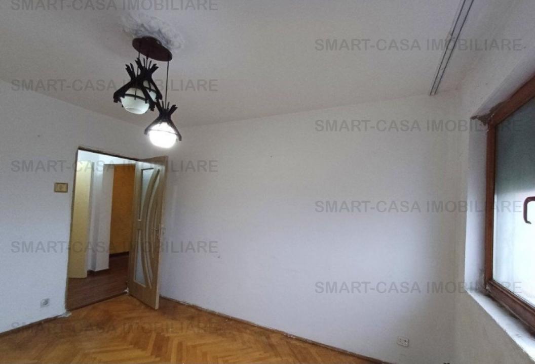 Apartament 3 camere Podu Ros-Piata Nicolina