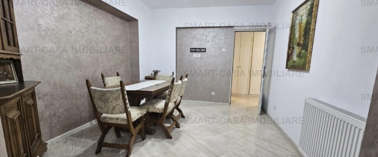 Apartament 3 camere Centru etajul 1