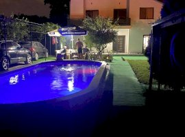 Afumati vila 8 camere , teren 1300 mp , piscina 