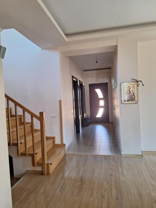 Urziceni vila P+1 4 camere de vanzare