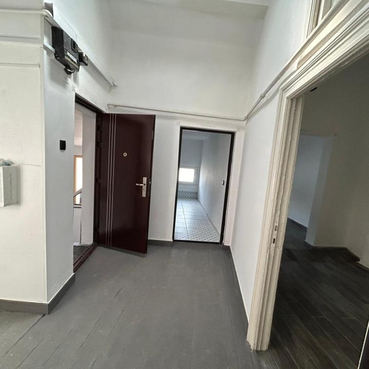 Romana Amzei de vanzare apartament 3 camere 