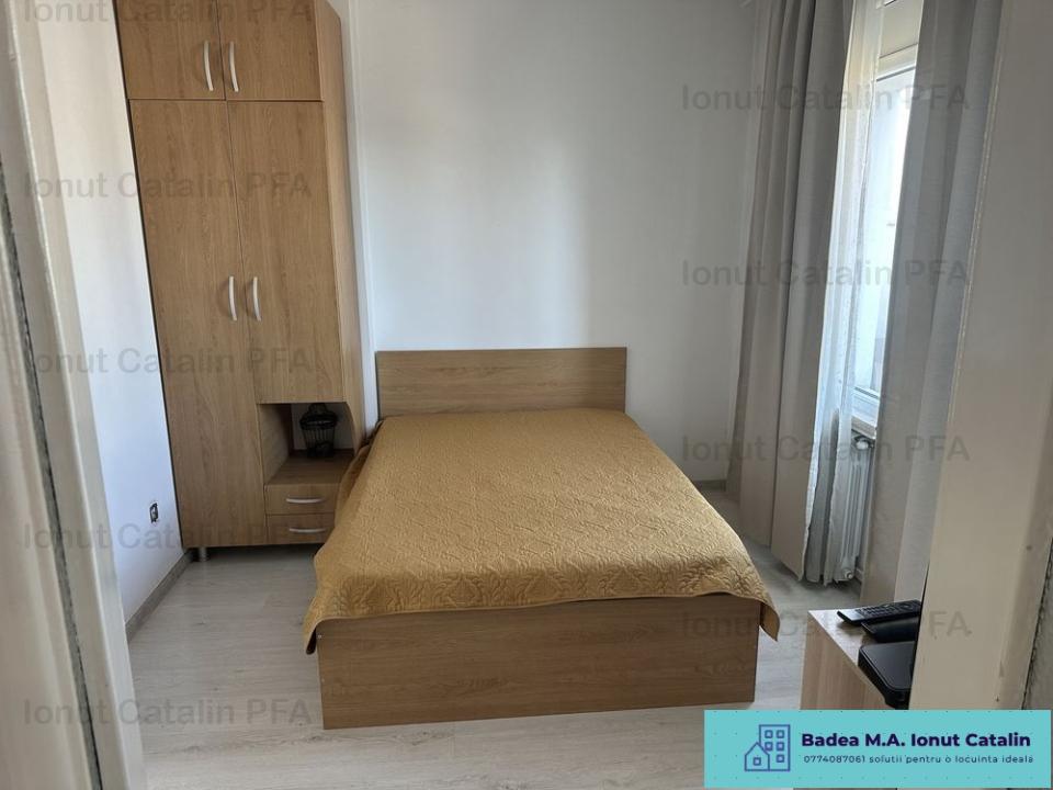 inchiriez apartament piata romana