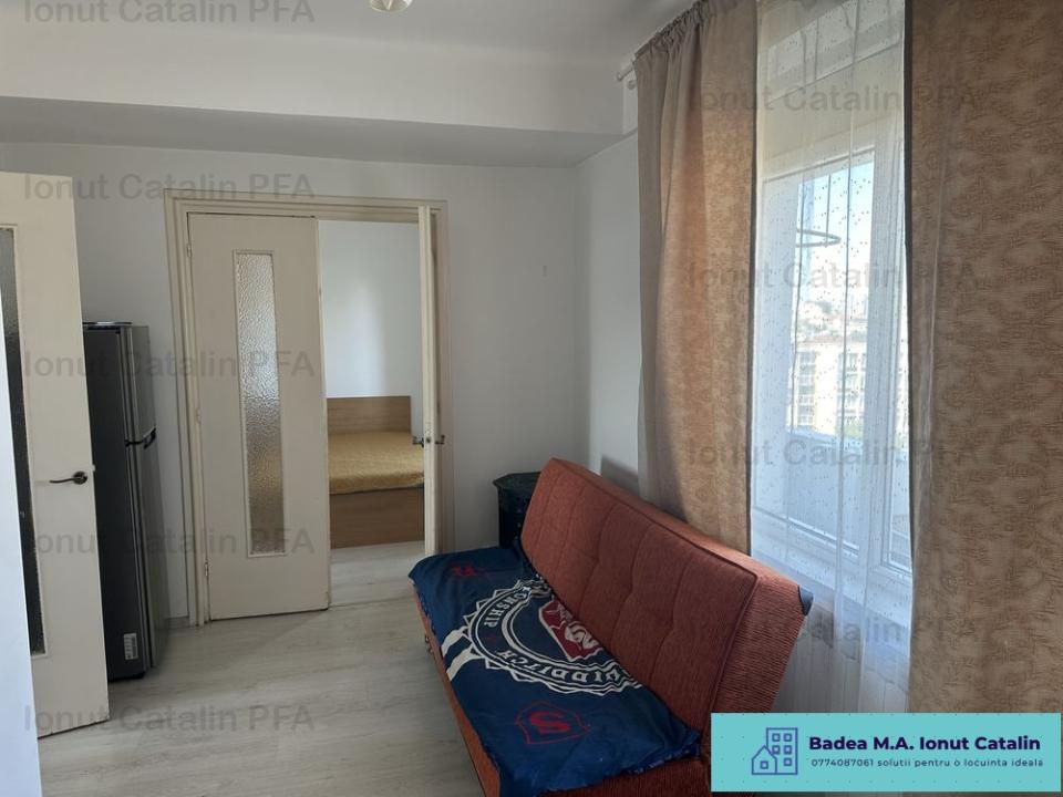 inchiriez apartament piata romana