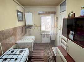 Apartament 2 camere , decomandat , etaj 2