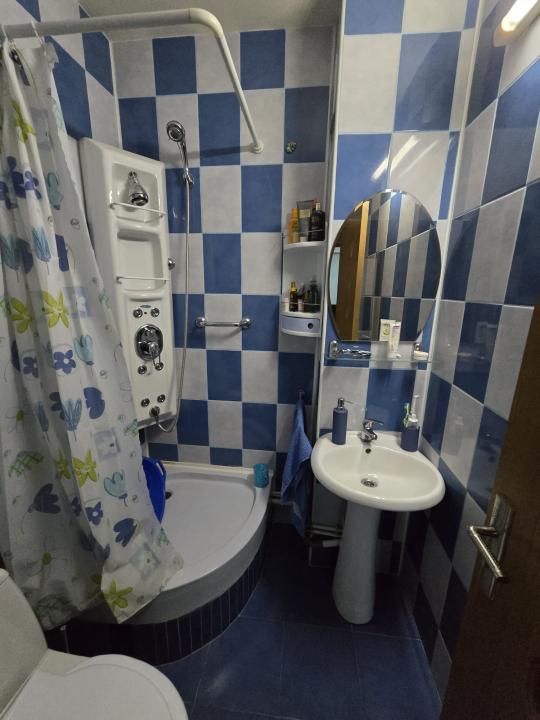 Tigarete. Apartament 3 camere 2 bai. Etaj 4 din 8. 82 mp