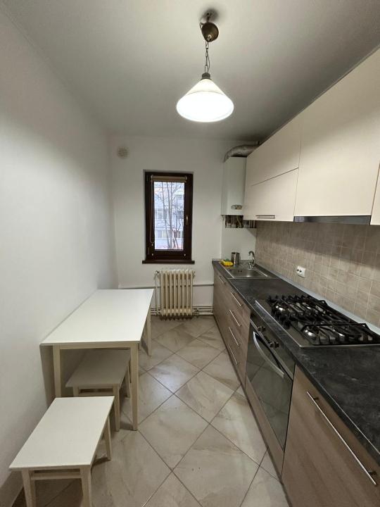 De Inchiriat! Apartament 2 Camere Decomandat Tatarasi - Flora