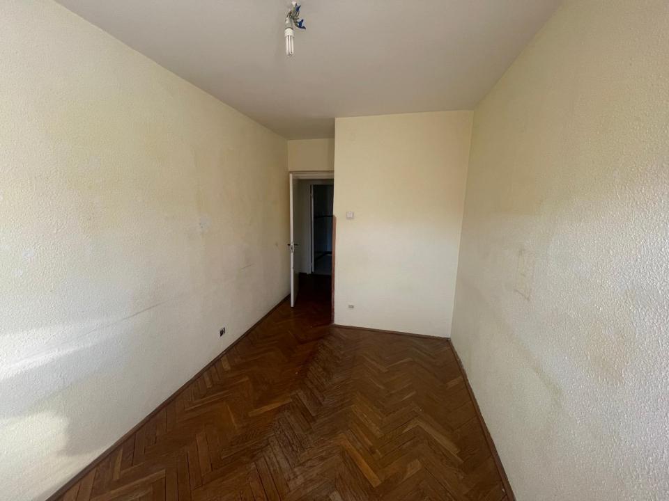 Apartament 4 camere Decomandat Etaj Intermediar Galata