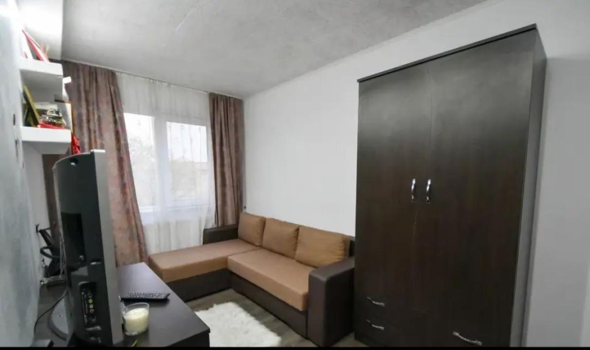 Apartament 3 camere Restaurnat Odeon-Liceul Racovita Podu Ros 