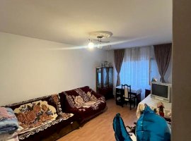 Apartament 3 Camere Decomandat Etaj Intermediar Nicolina 