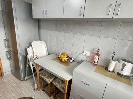 Apartament cu 3 camere Semicentral Podu Ros 