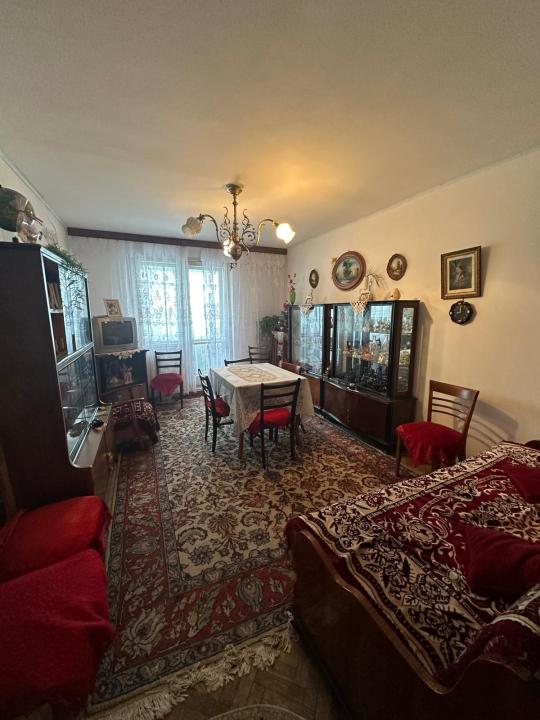 Apartament 3 camere Central Podu Ros 