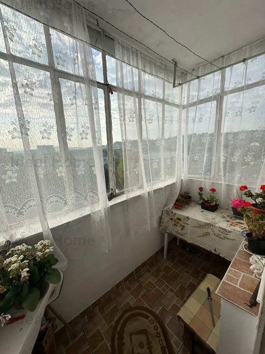 Apartament 3 Camere Decomandat Mirceal Cel Batran Etaj intermediar