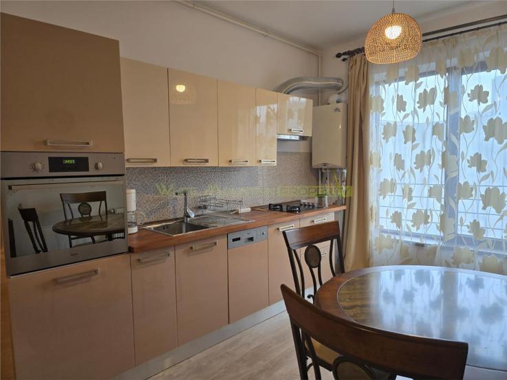 Apartament 3 camere, inchiriere lunga durata, Bd Decebal