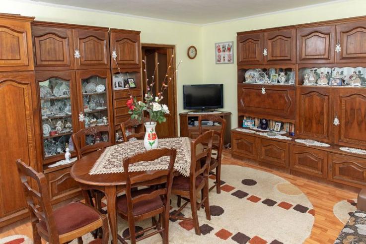 2 camere, Calea Aradului, 51 mp, 69.000 Euro (negociabil). Comision 0.