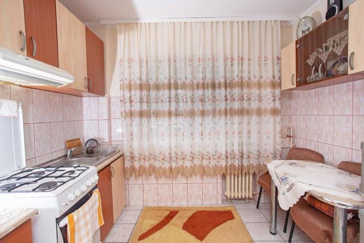 2 camere, Calea Aradului, 51 mp, 69.000 Euro (negociabil). Comision 0.