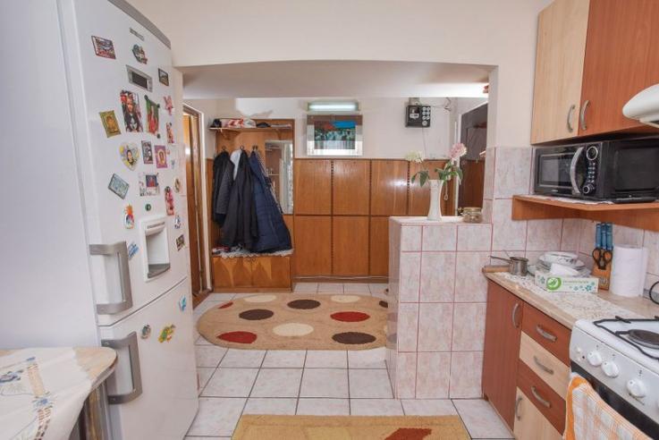 2 camere, Calea Aradului, 51 mp, 69.000 Euro (negociabil). Comision 0.