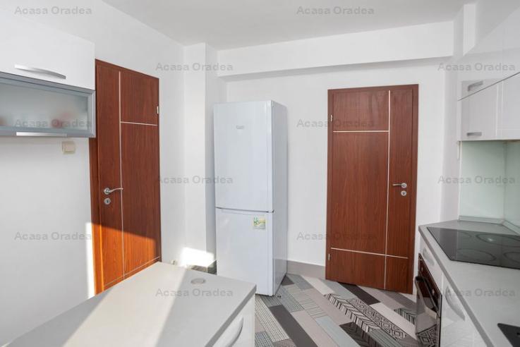 Apartament ultracentral, 4 cam, priveliște, Oradea. 600 E. Comision O.