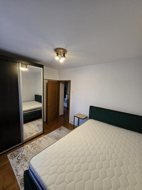 Inchiriez apartament 3 camere zona Piata Muncii, aproape de metrou