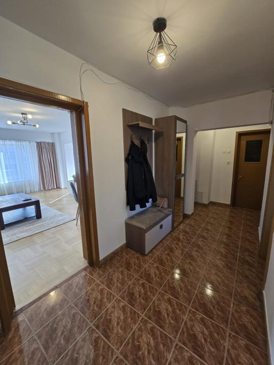 Inchiriez apartament 3 camere zona Piata Muncii, aproape de metrou