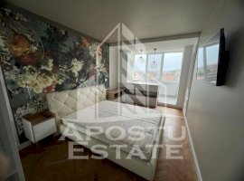 Apartament de LUX, cu 3 camere, semidecomandat, in zona Centrala