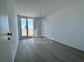 Apartament cu 2 camere, la asfalt, hotel IQ, etaj intermediar cu lift.